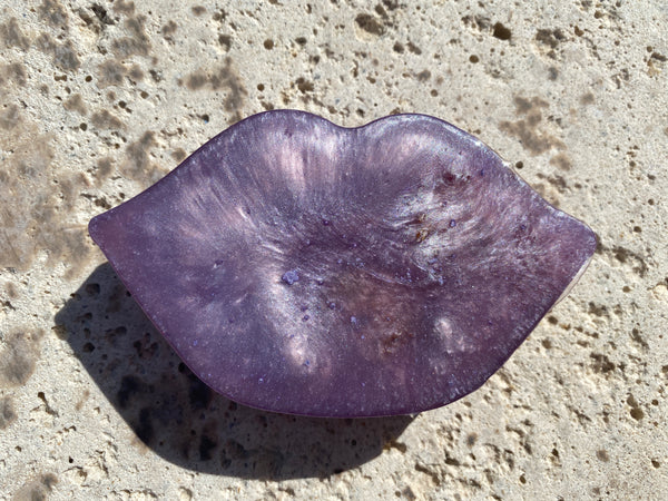 Casted Lavender Lip Incense Holder